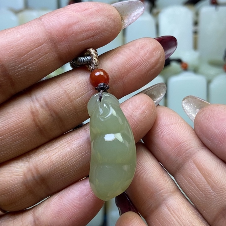 和田玉颈饰未镶嵌