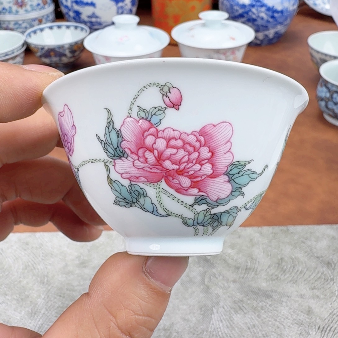 陶摆件粉彩花卉单杯