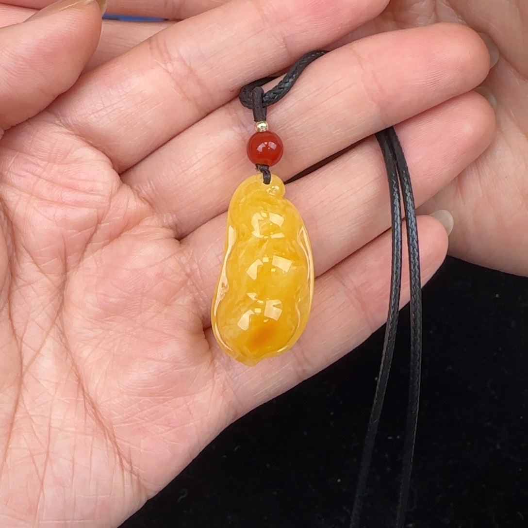 蜜蜡吊坠(赠链)未镶嵌