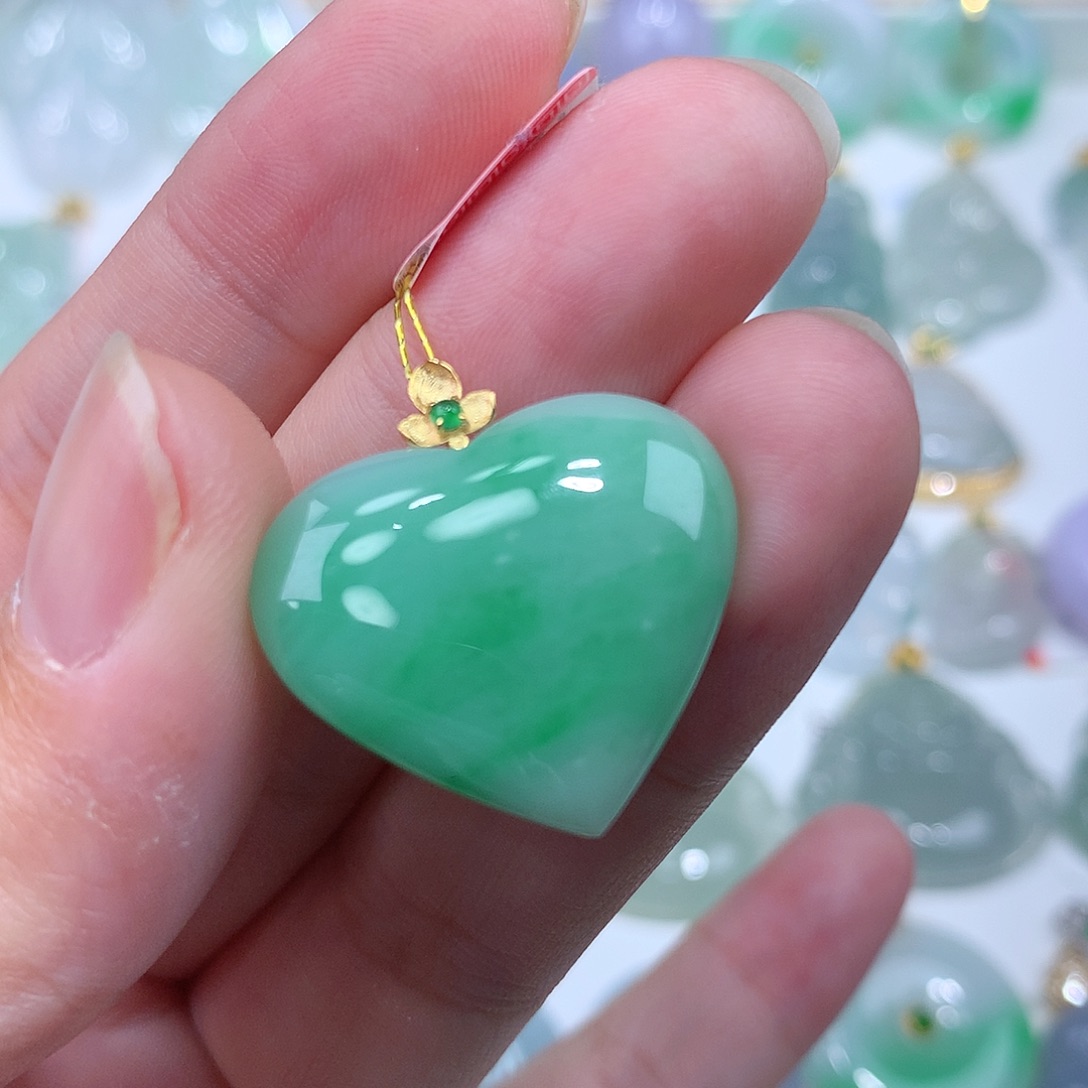 翡翠颈饰18K金镶嵌爱心
