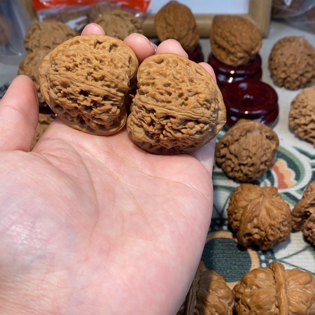 文玩核桃把件40尺南疆石