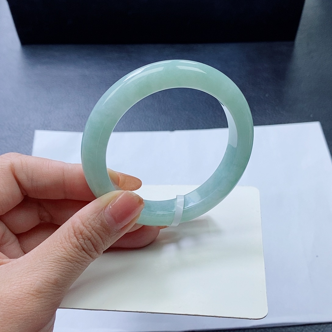 翡翠手镯未镶嵌54,5圈口