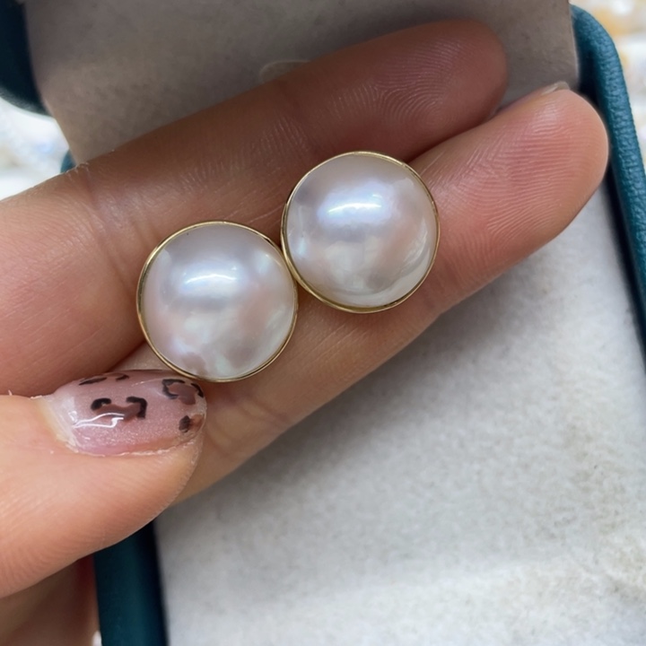 拼合珍珠（马贝珠）耳饰18K金镶嵌