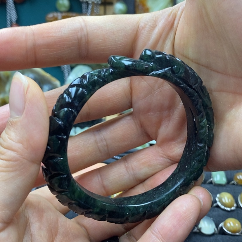 【闪购商品】蛇纹石玉手镯未镶嵌