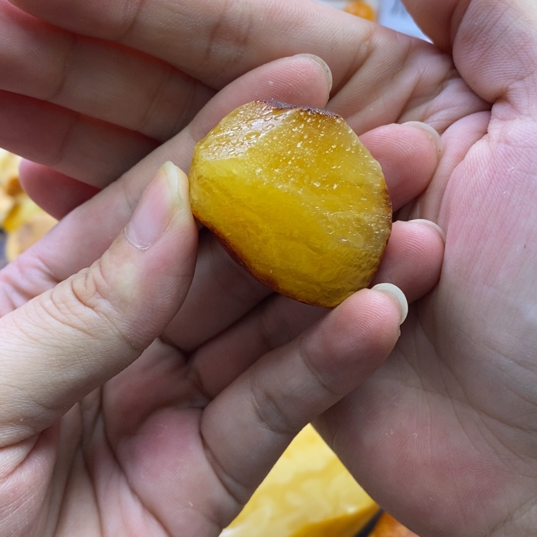 波***奇定制琥珀未镶嵌蜜蜡