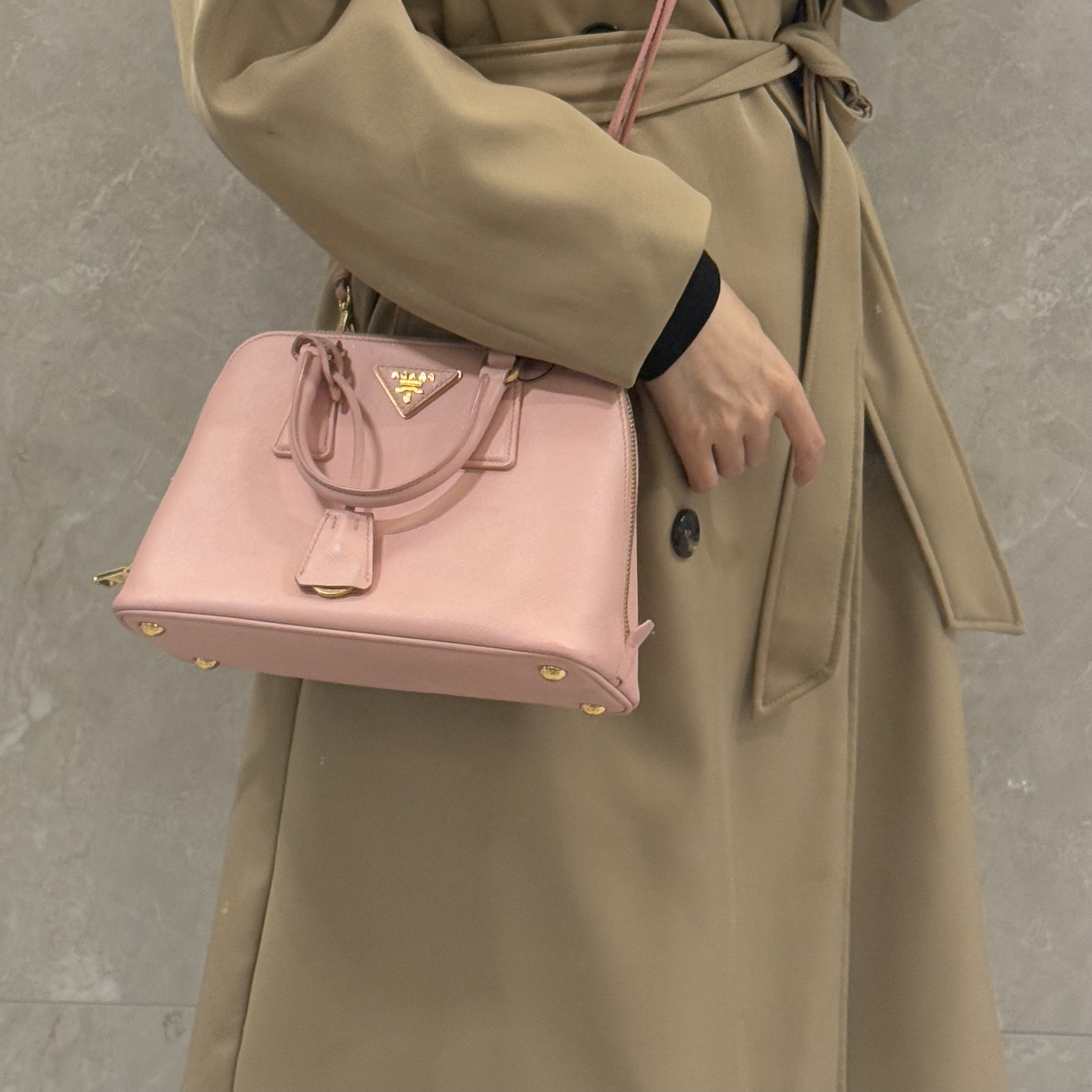 95新 Prada/普拉达 prada樱花粉杀手包可斜挎