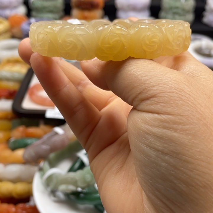 石英质玉未镶嵌手镯