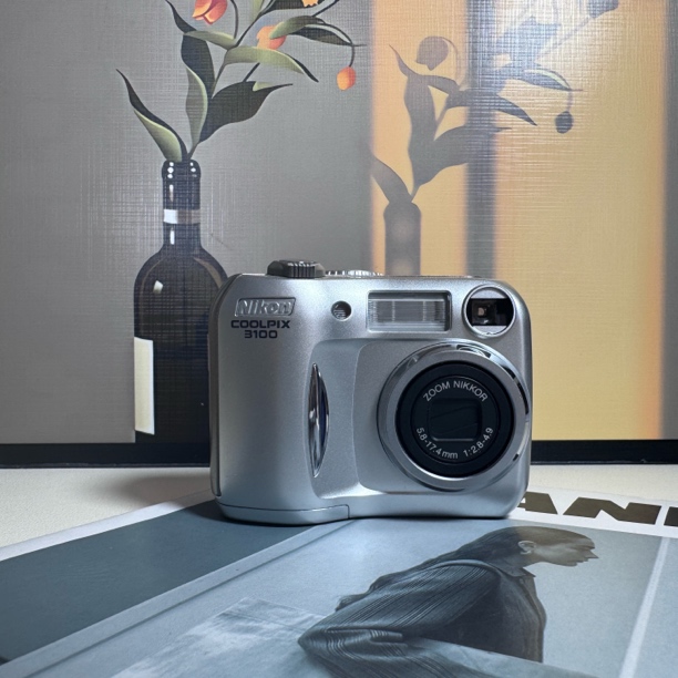 9新 Nikon/尼康 3100银色 320万像素 4倍变焦 ccd数码相机迷你