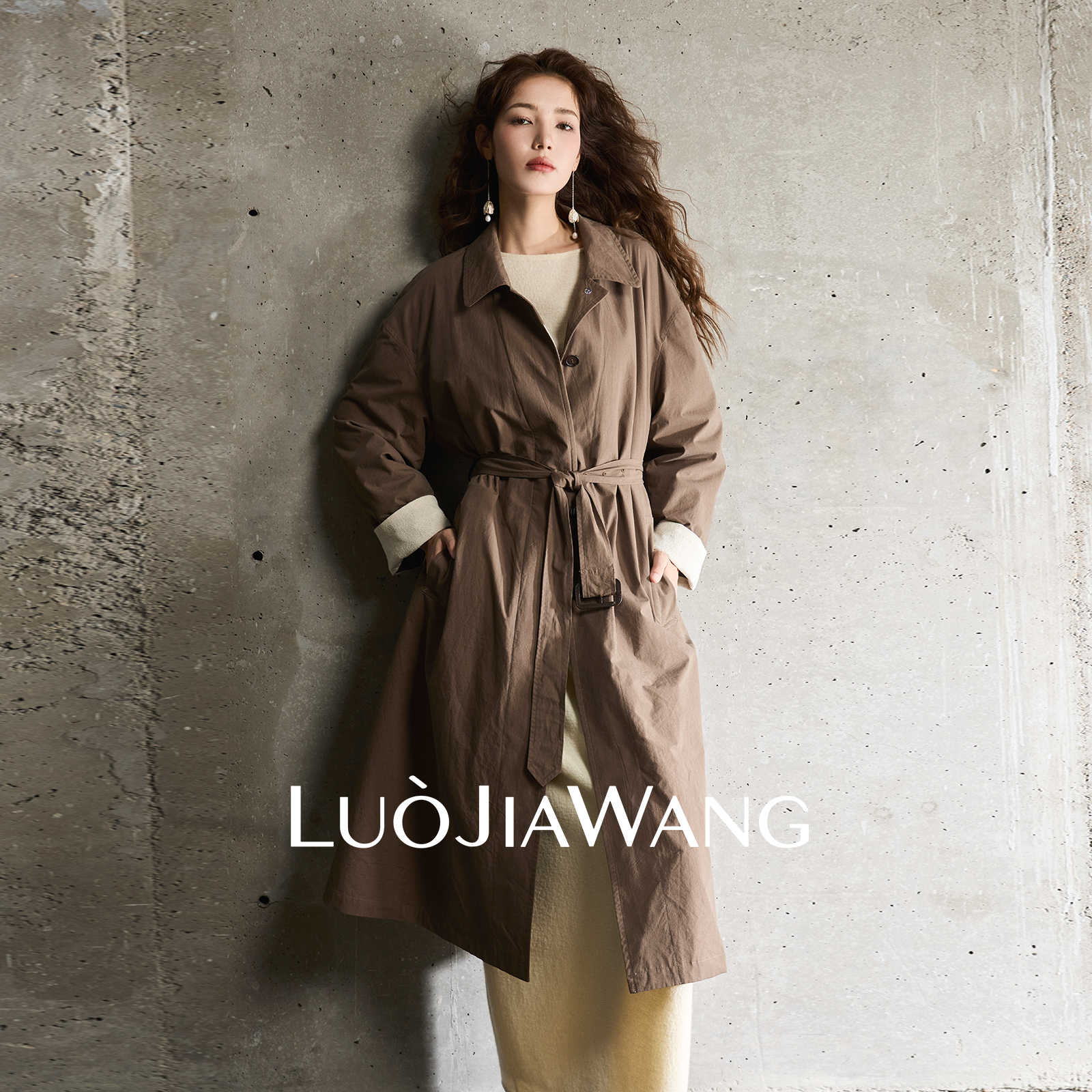 100%棉时髦简奢纸棉翻领带腰带长款风衣LUOJIAWANG【摩登秋日】