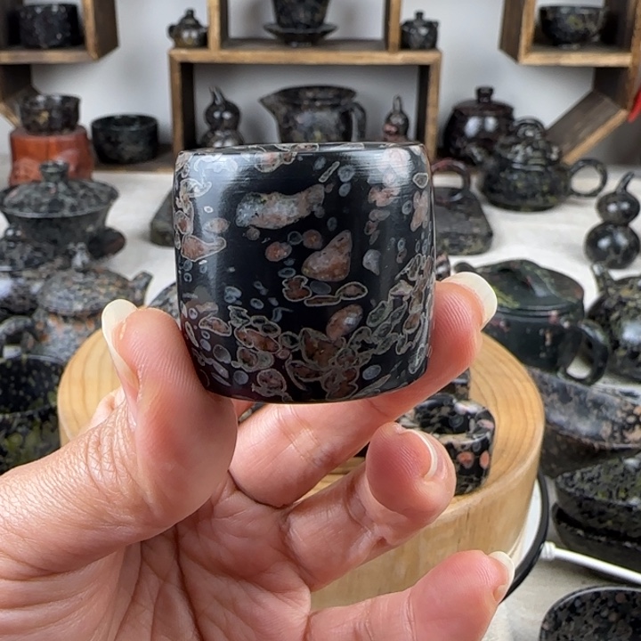 大*筒梅花玉红梅茶摆件