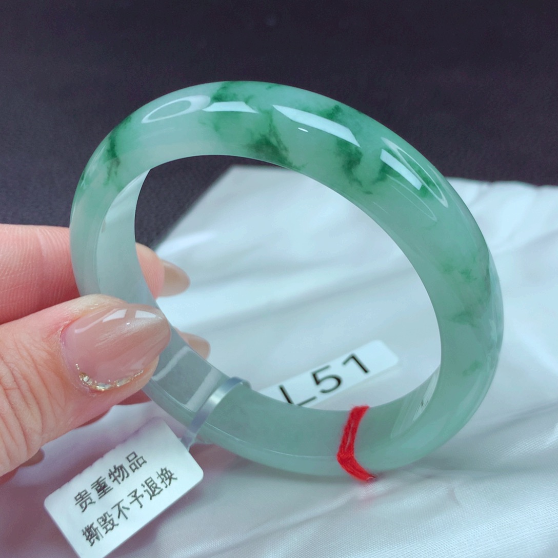 翡翠手镯未镶嵌手镯88