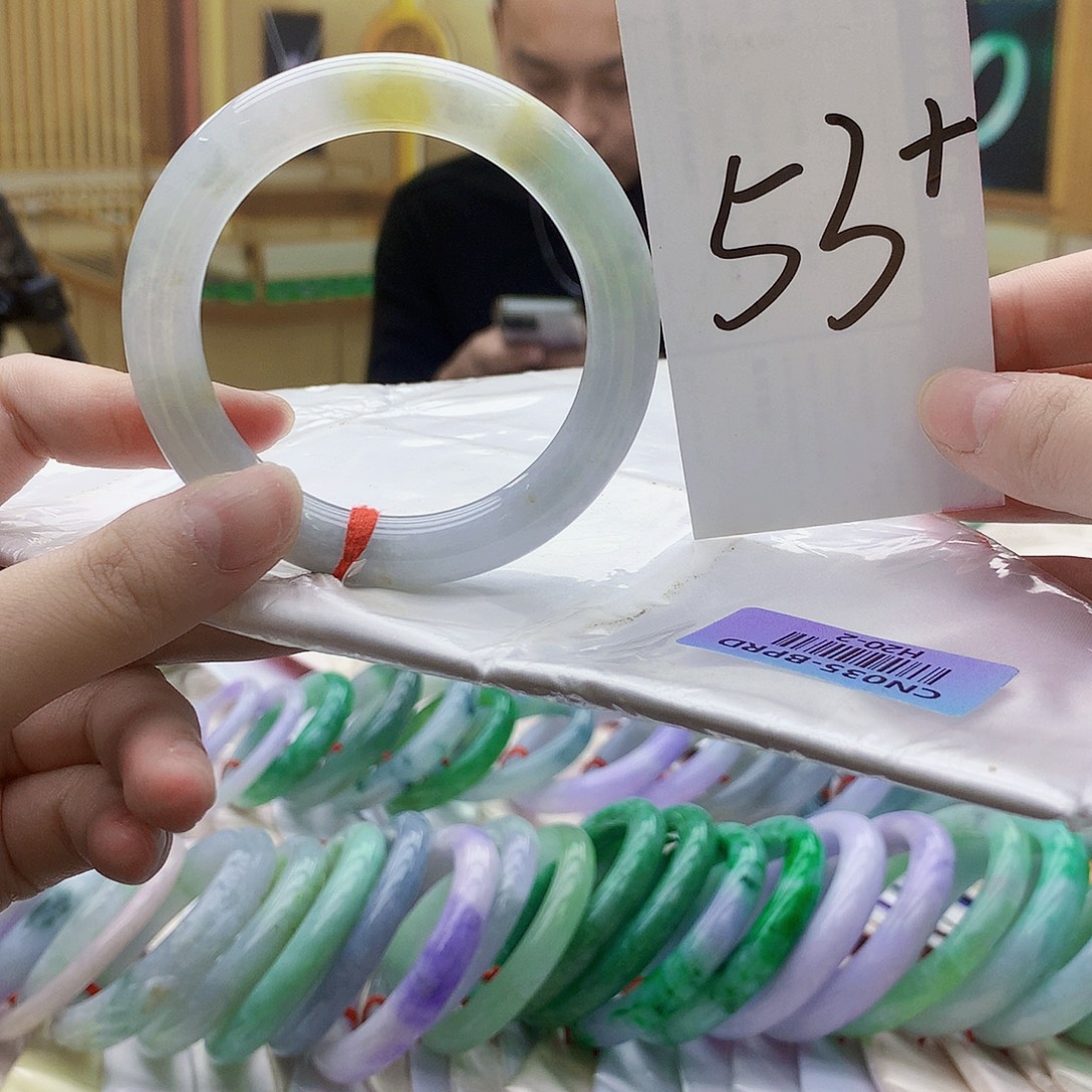 翡翠未镶嵌手镯hjj