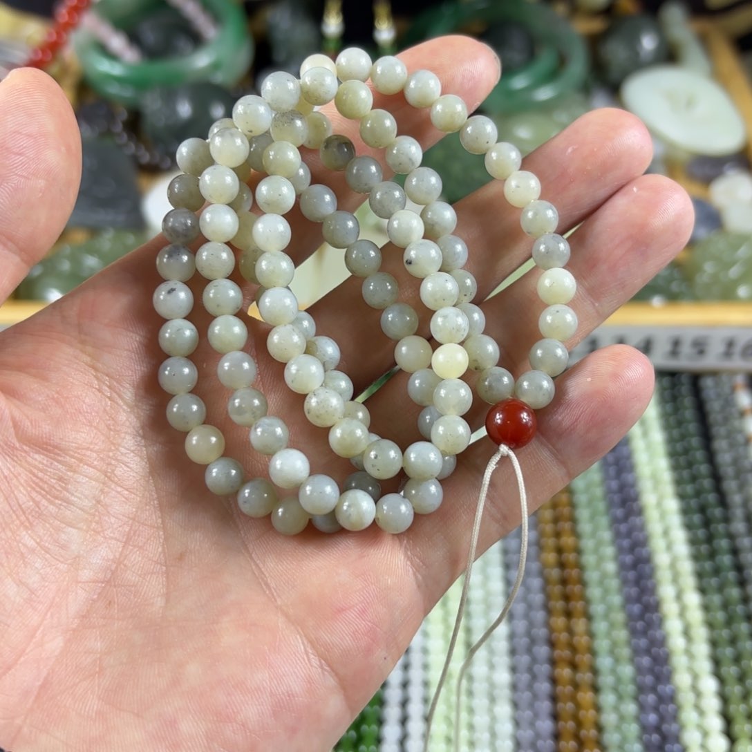 和田玉颈饰未镶嵌