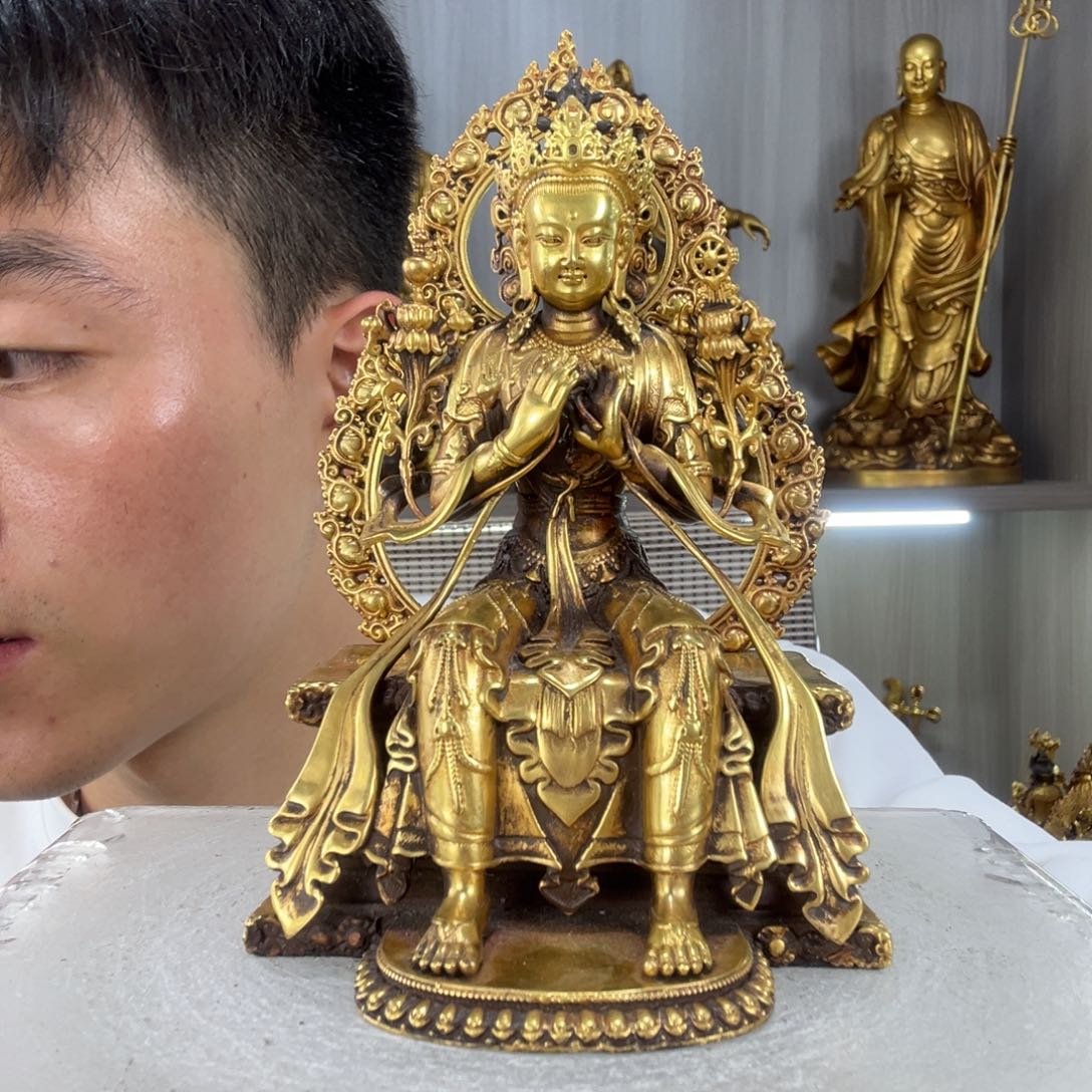 呉***為的造型和造型都很精美