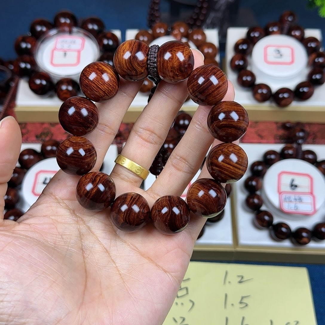 轻***歌花梨木类黄花梨2.0