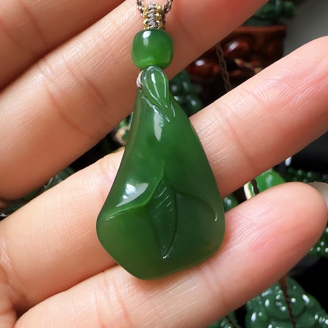 和田玉（碧玉）颈饰未镶嵌