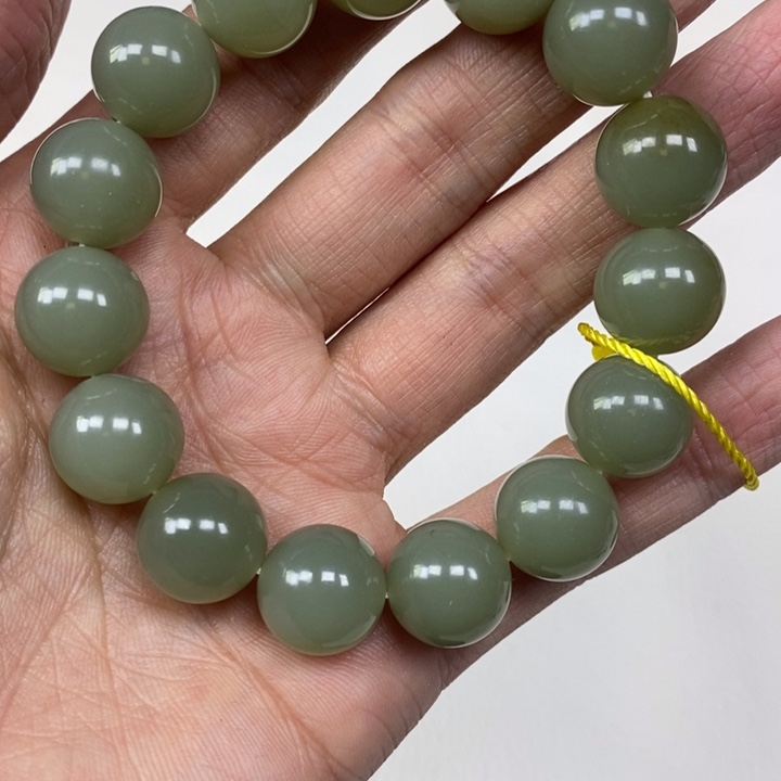 定制和田玉未镶嵌挂件