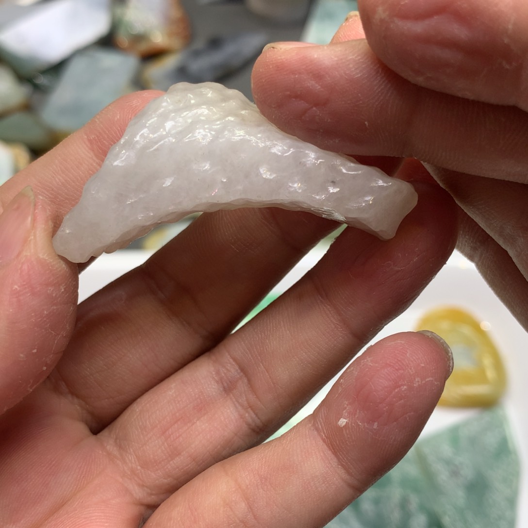 翡翠颈饰未镶嵌翡翠