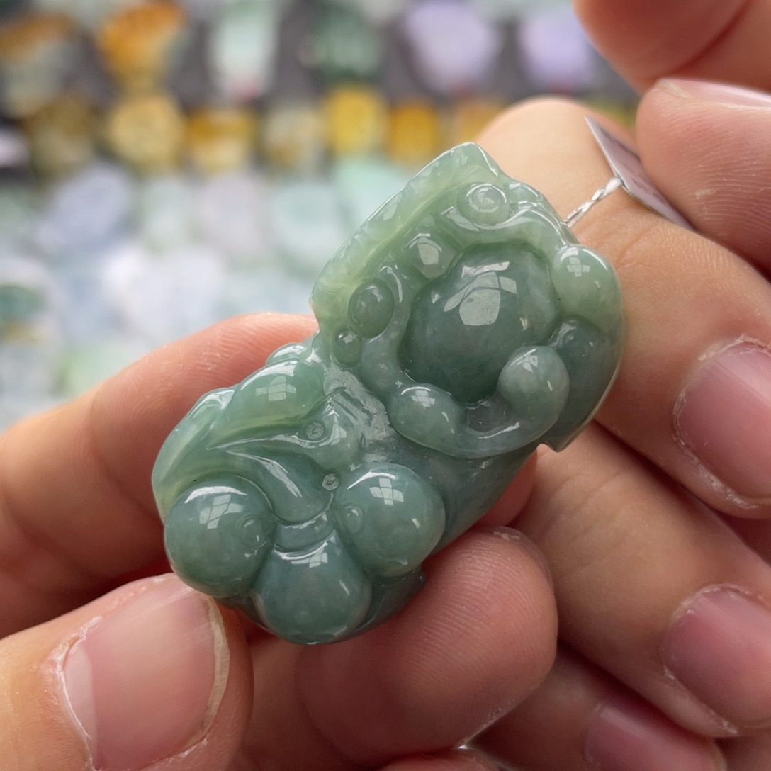 翡翠颈饰未镶嵌貔貅