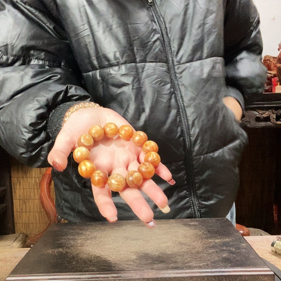 @***）香榧木山水随型摆件