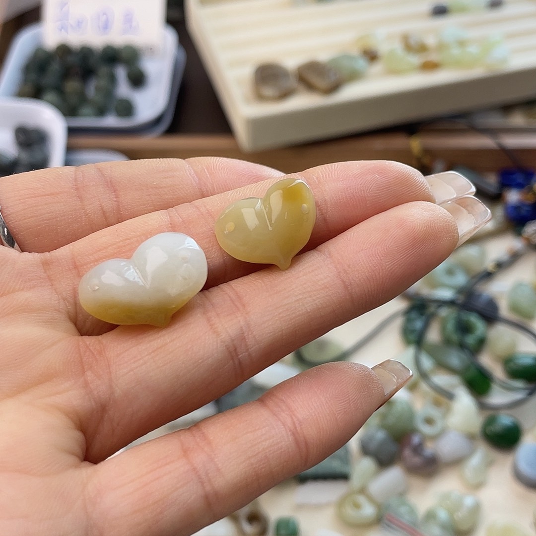 .***远和田玉未镶嵌珠宝半成品