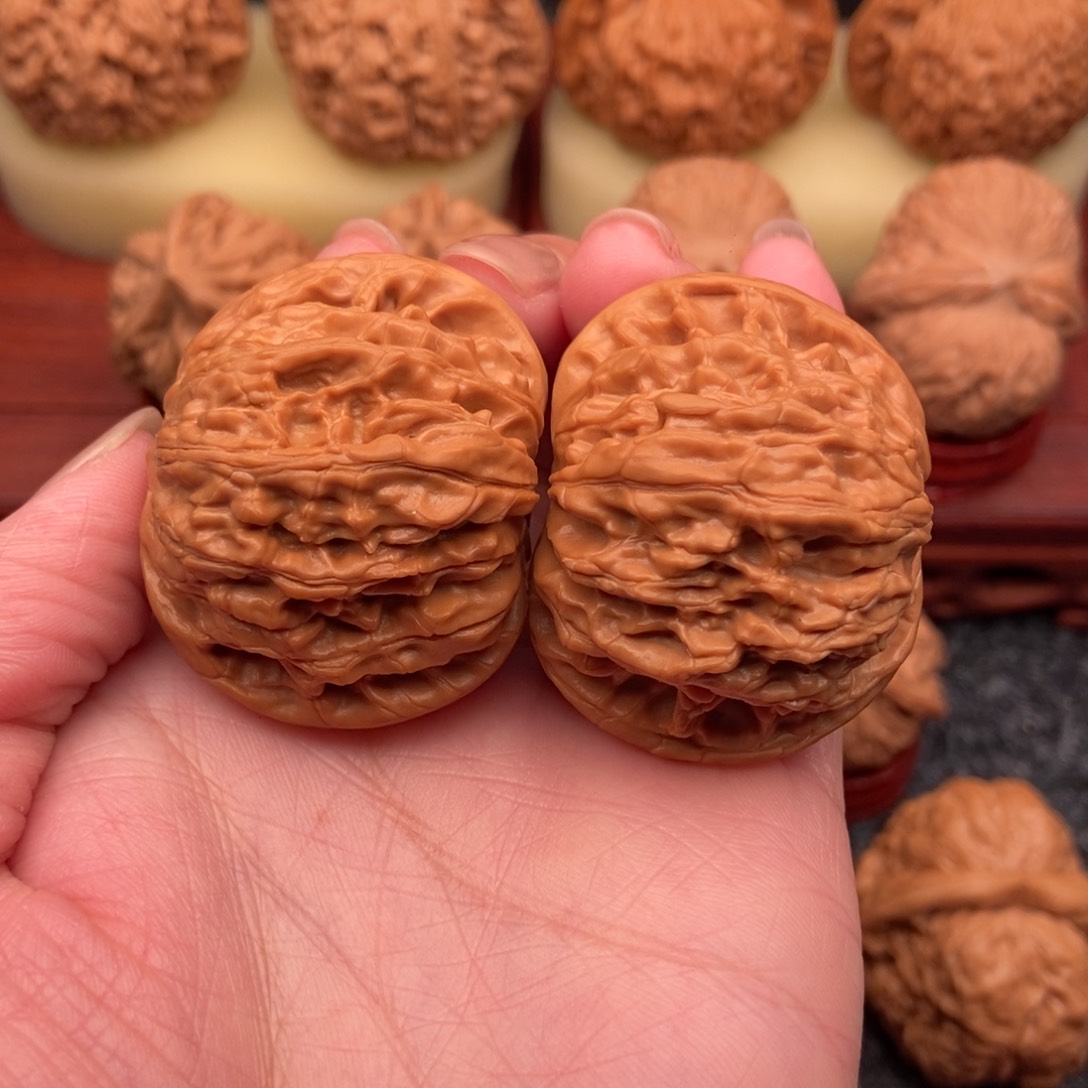 桃核把件山地磨盘狮子头500