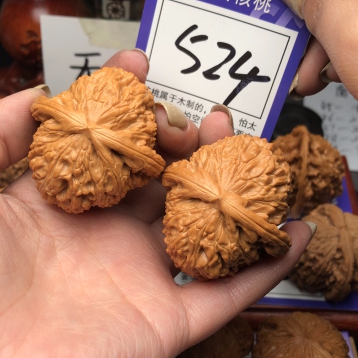 桃核把件44白狮子524号牌