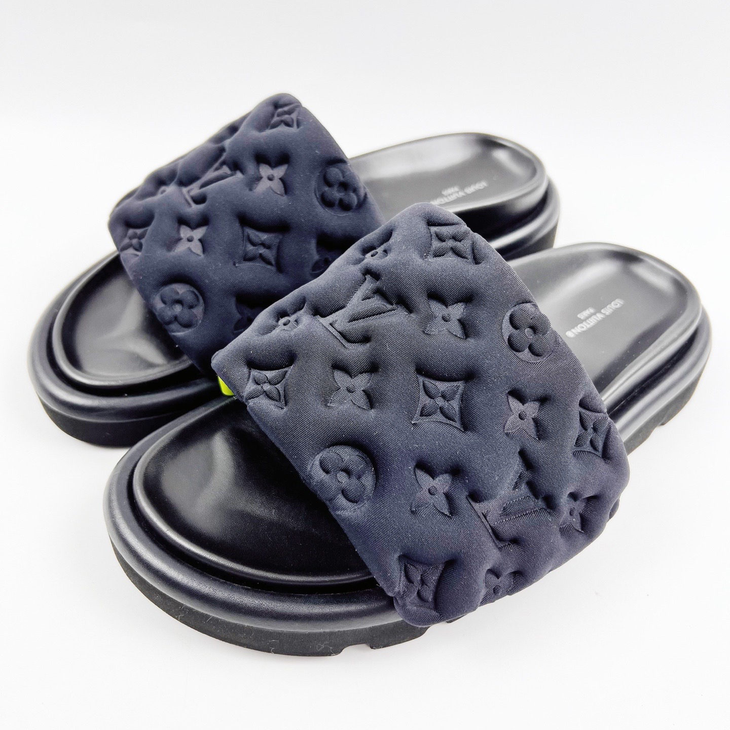 99新 LouisVuitton/路易威登 黑色面包拖 99新 38码 lz01064