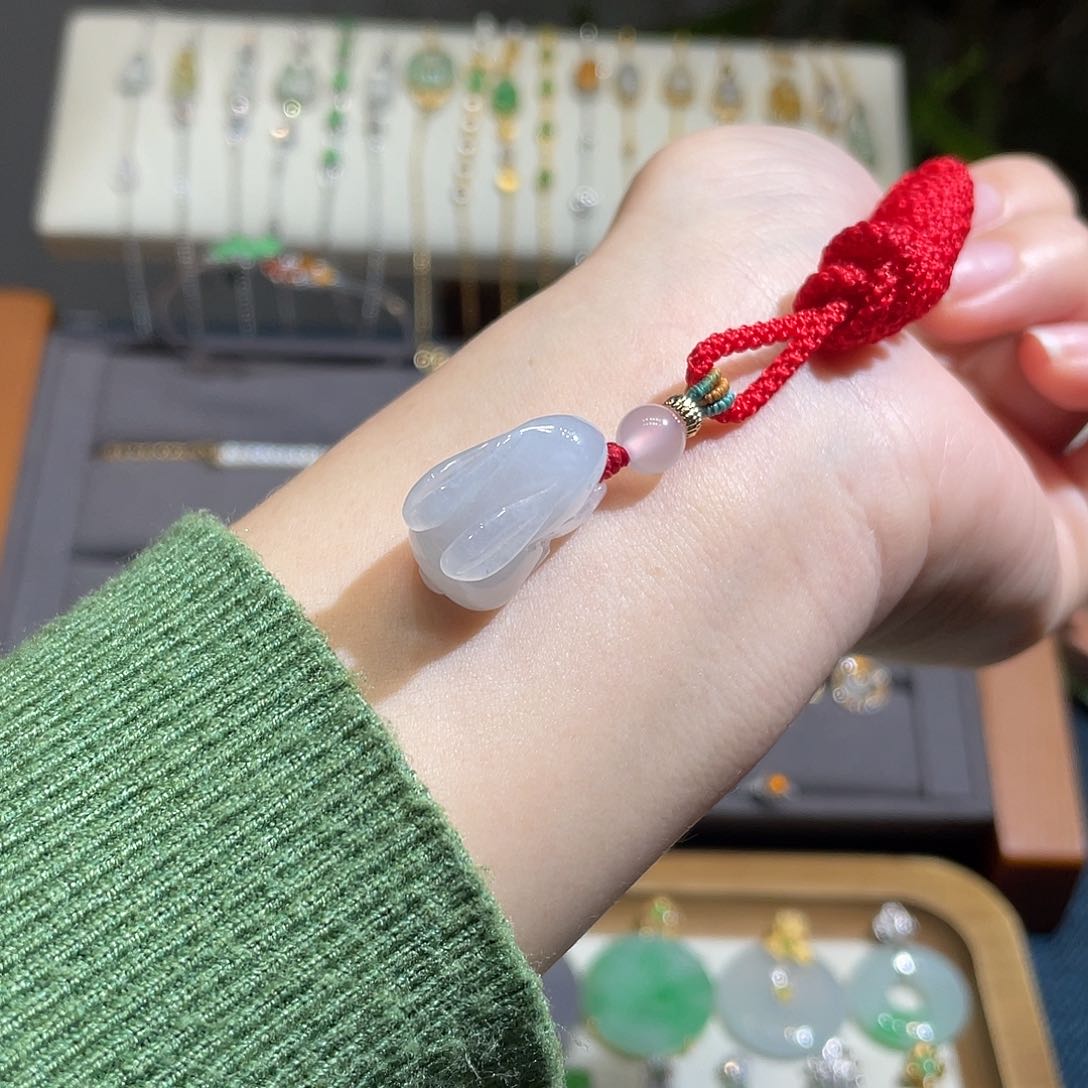 翡翠颈饰未镶嵌冰润小兔子