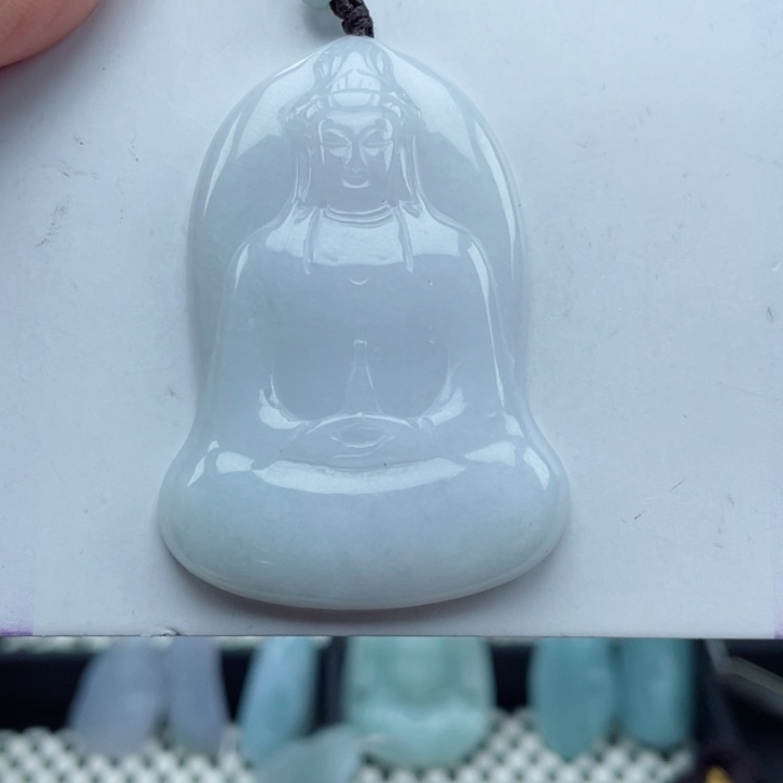 翡翠颈饰未镶嵌素衣观音