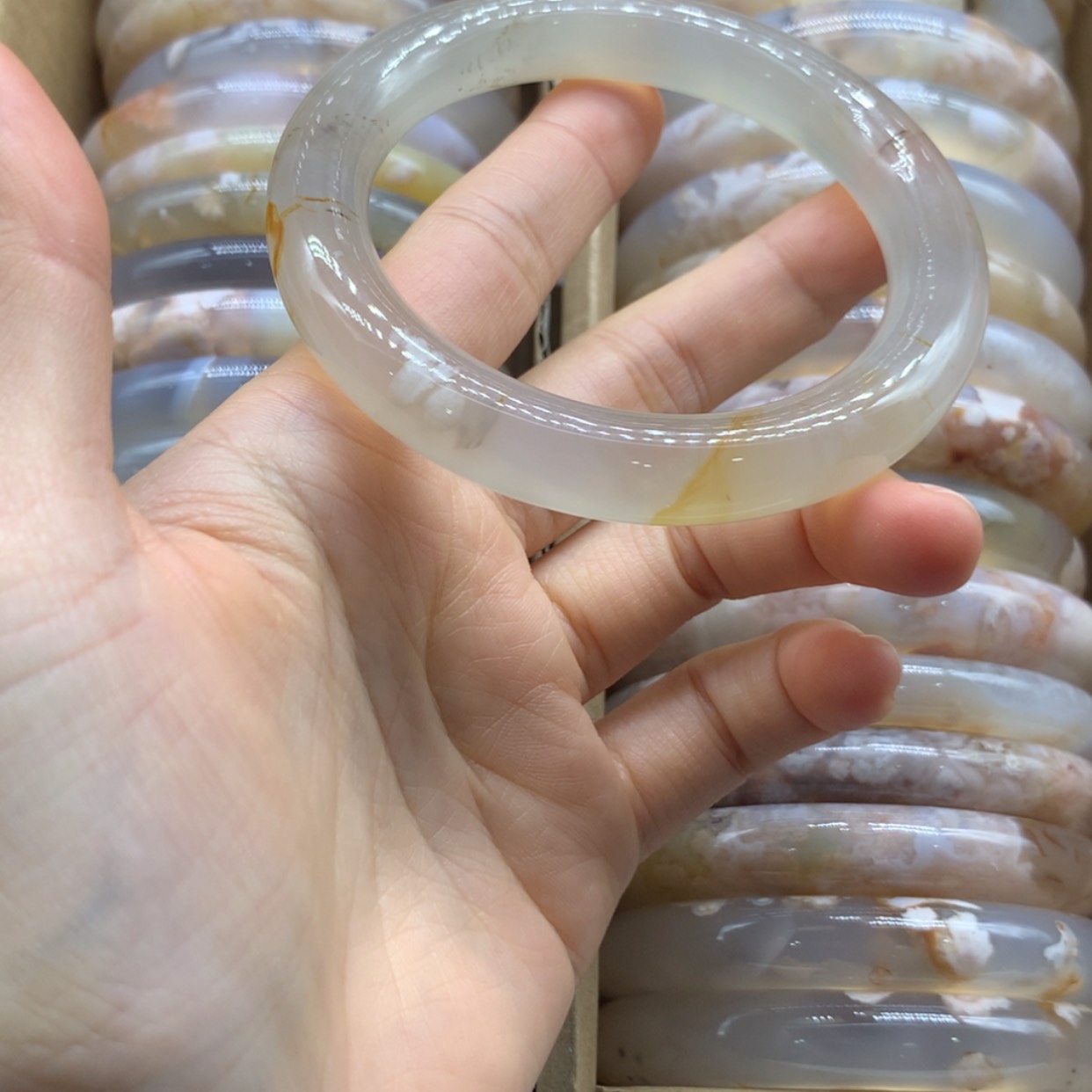 【闪购商品】玛瑙/玉髓手镯未镶嵌西****面