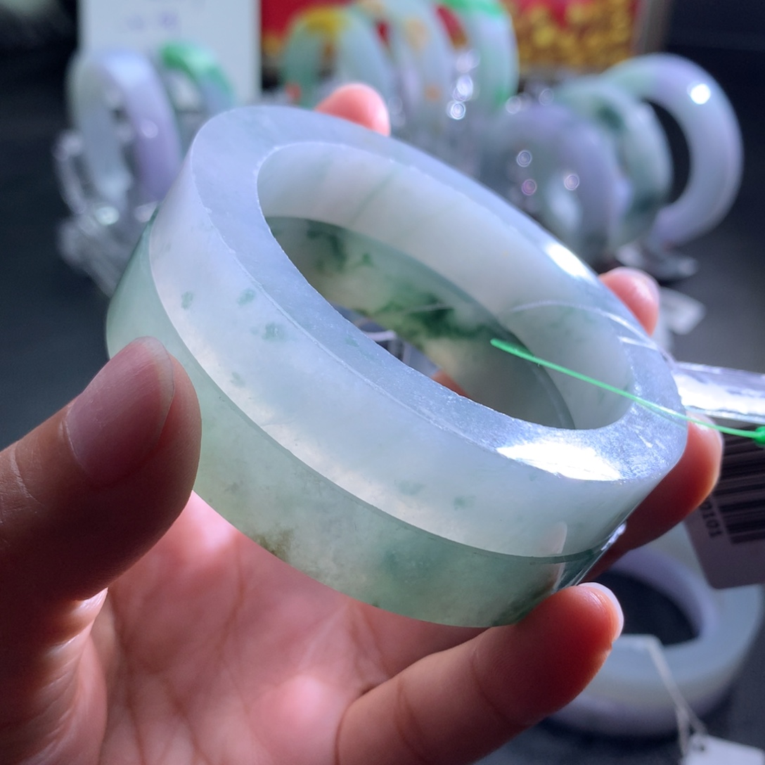 馨***雨定制翡翠未镶嵌翡翠手镯