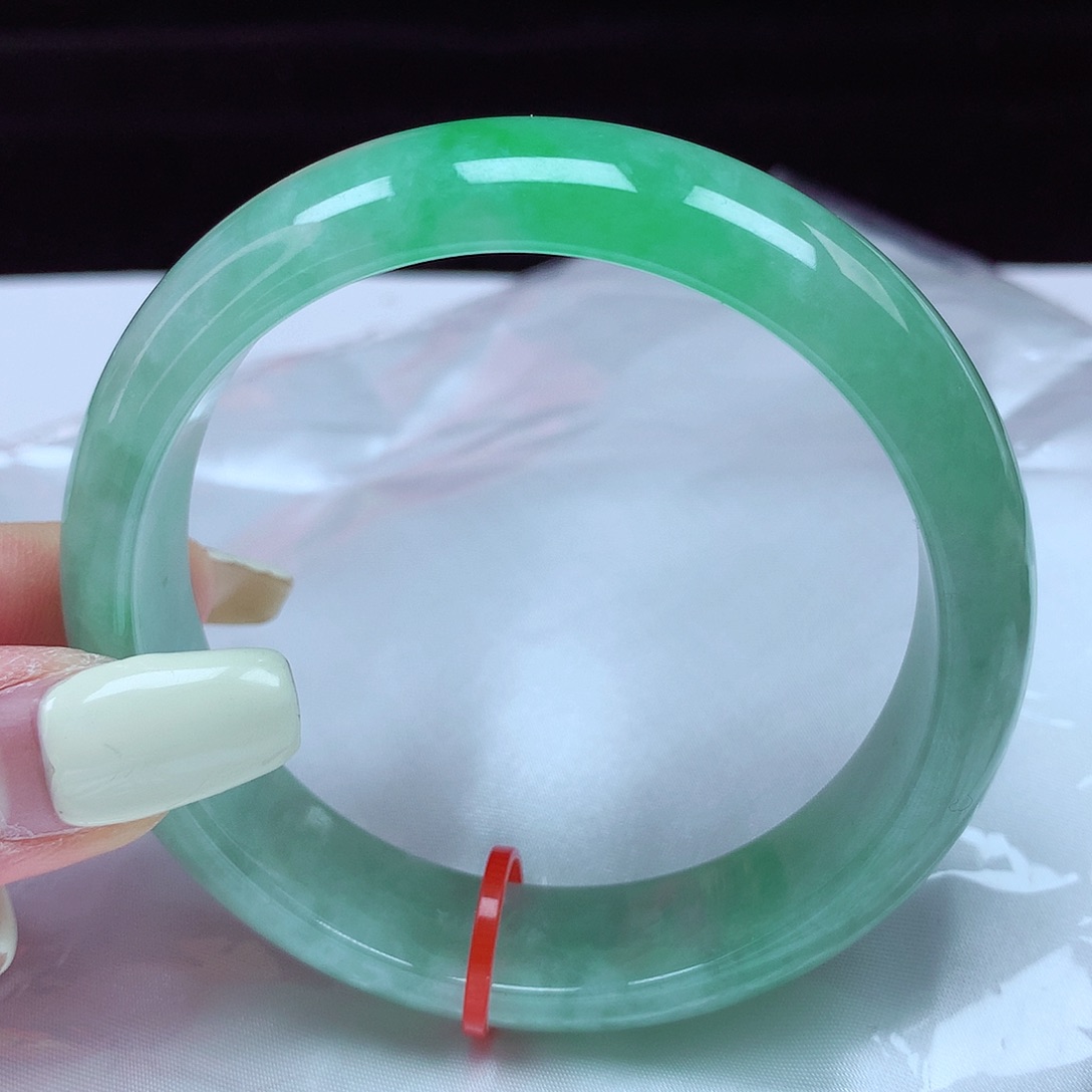 翡翠手镯未镶嵌58圈