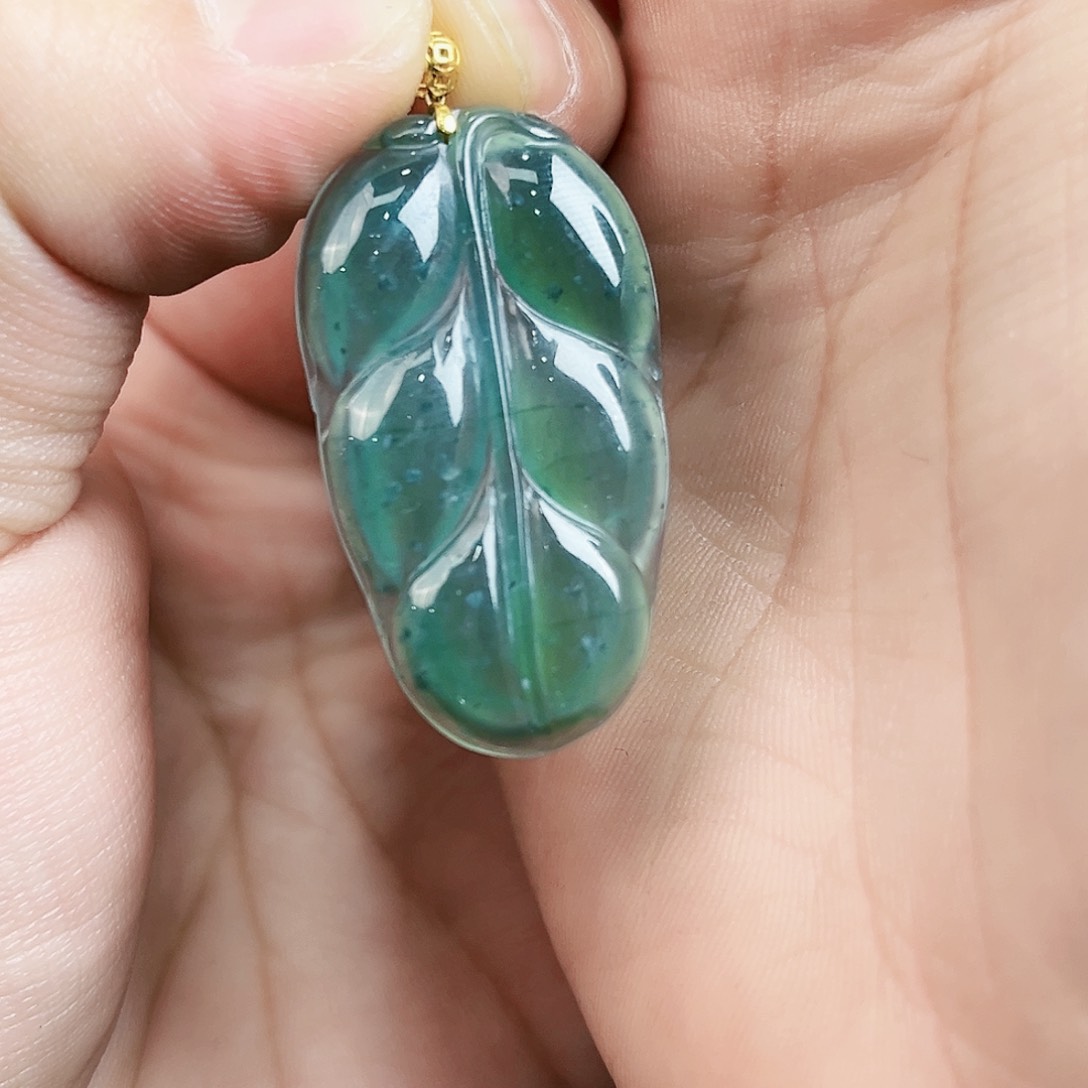 翡翠颈饰18K金镶嵌吊坠