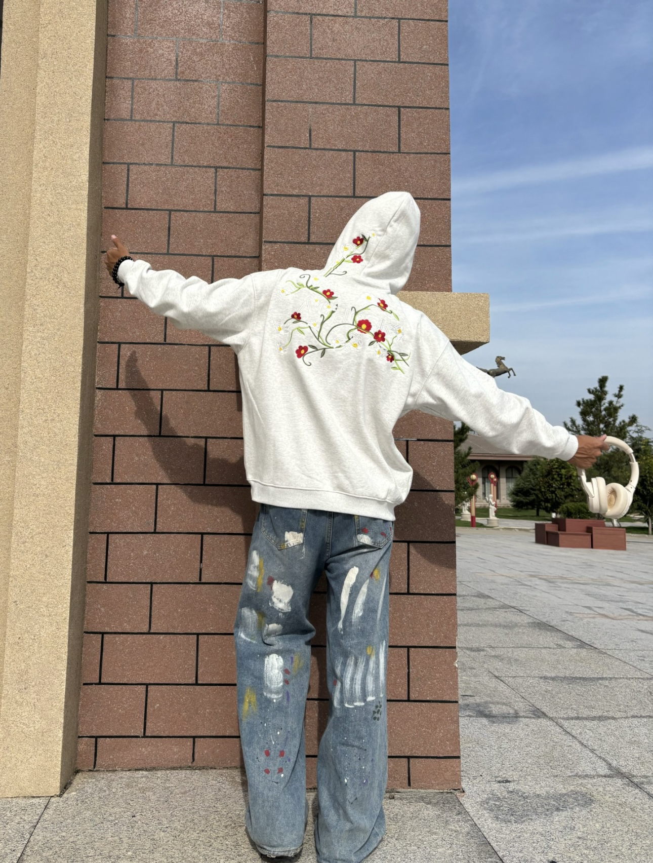 不买会后悔的款！藤蔓花卉刺绣连帽卫衣 男女同款（微瑕）