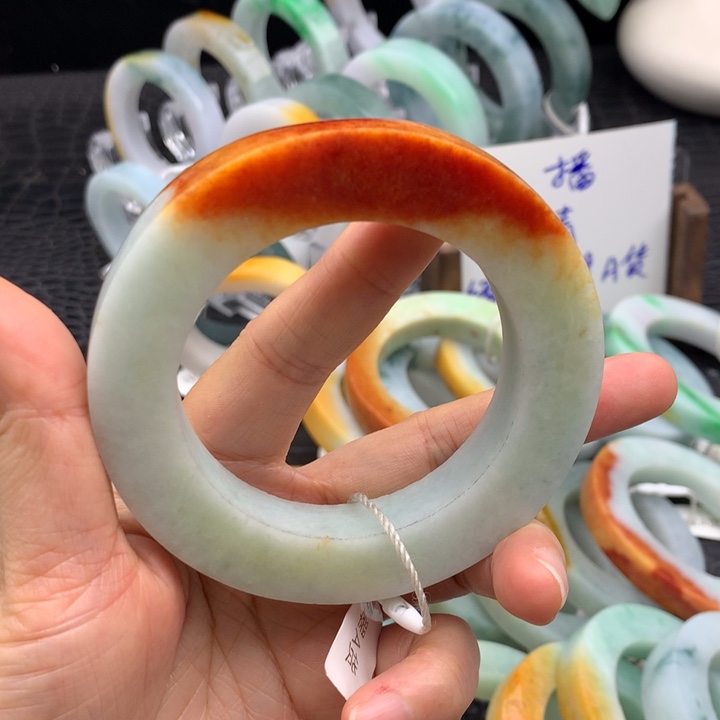 逍***远定制翡翠未镶嵌翡翠手镯