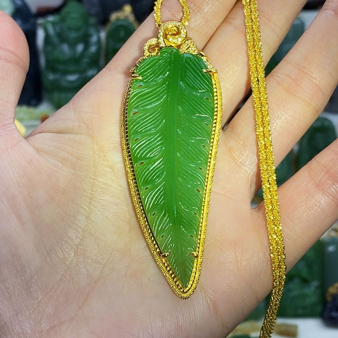 和田玉（碧玉）颈饰未镶嵌