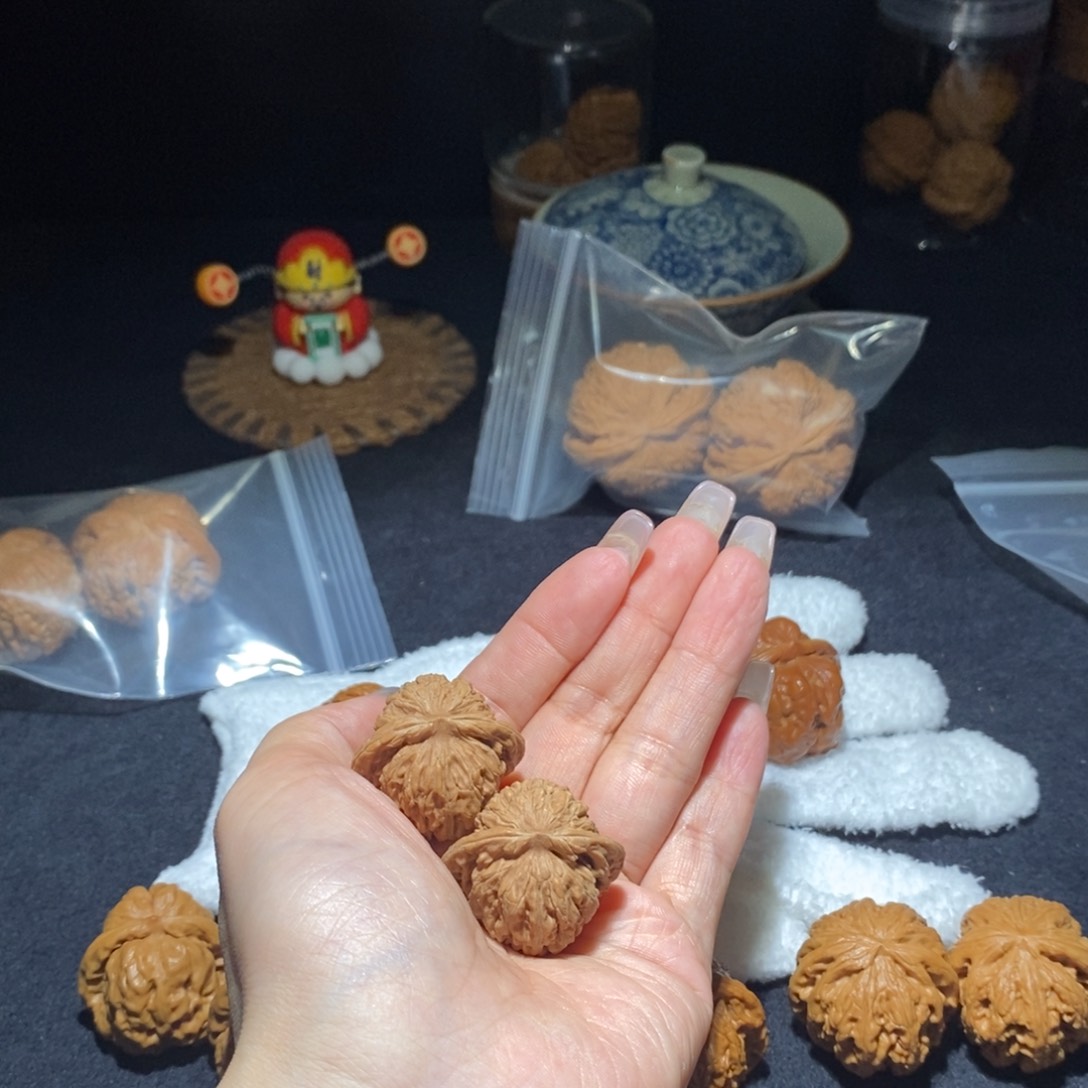 文玩核桃吊坠汉高楼32