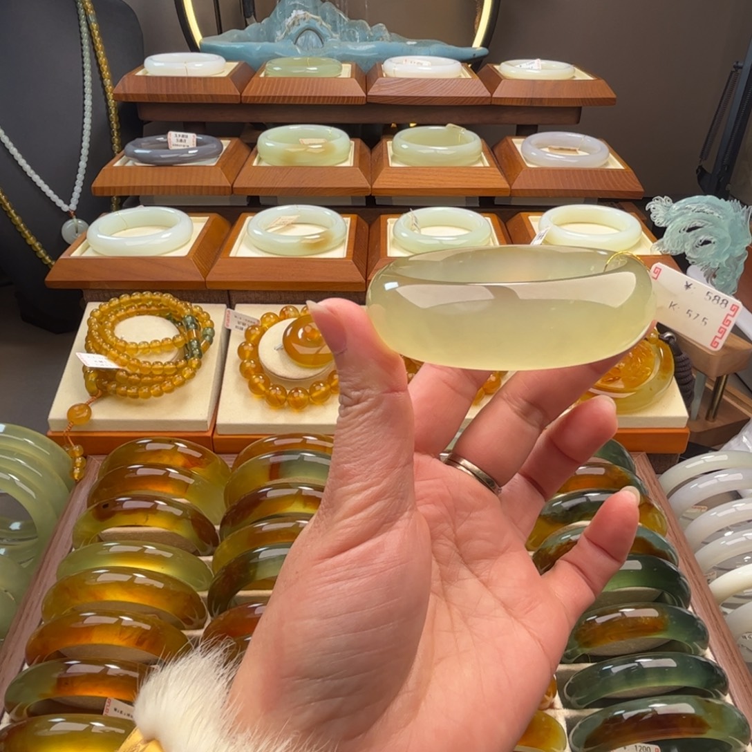 蛇纹石玉未镶嵌手镯56