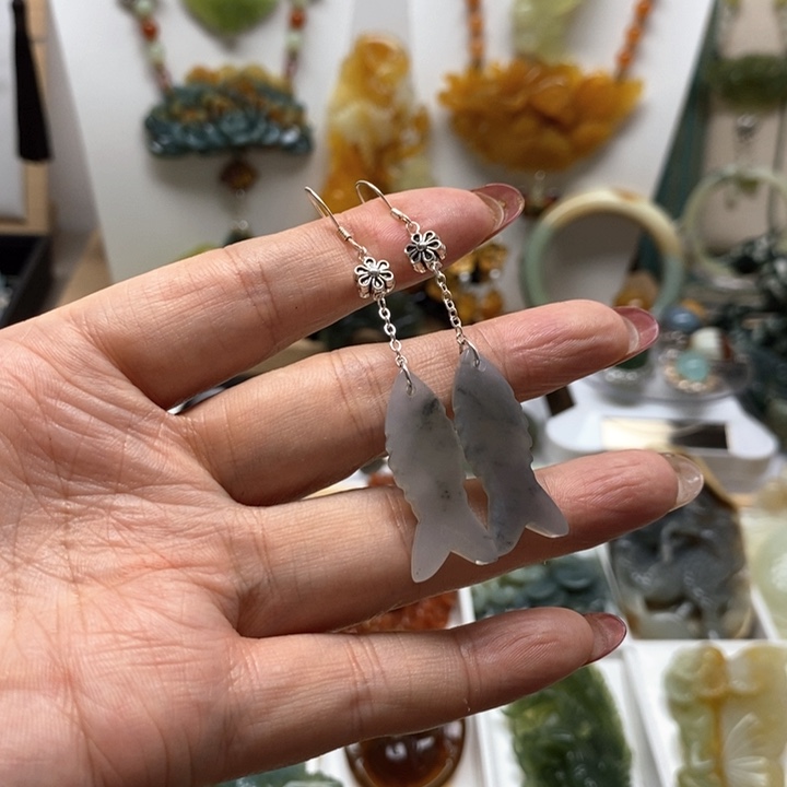 蛇纹石玉耳饰未镶嵌