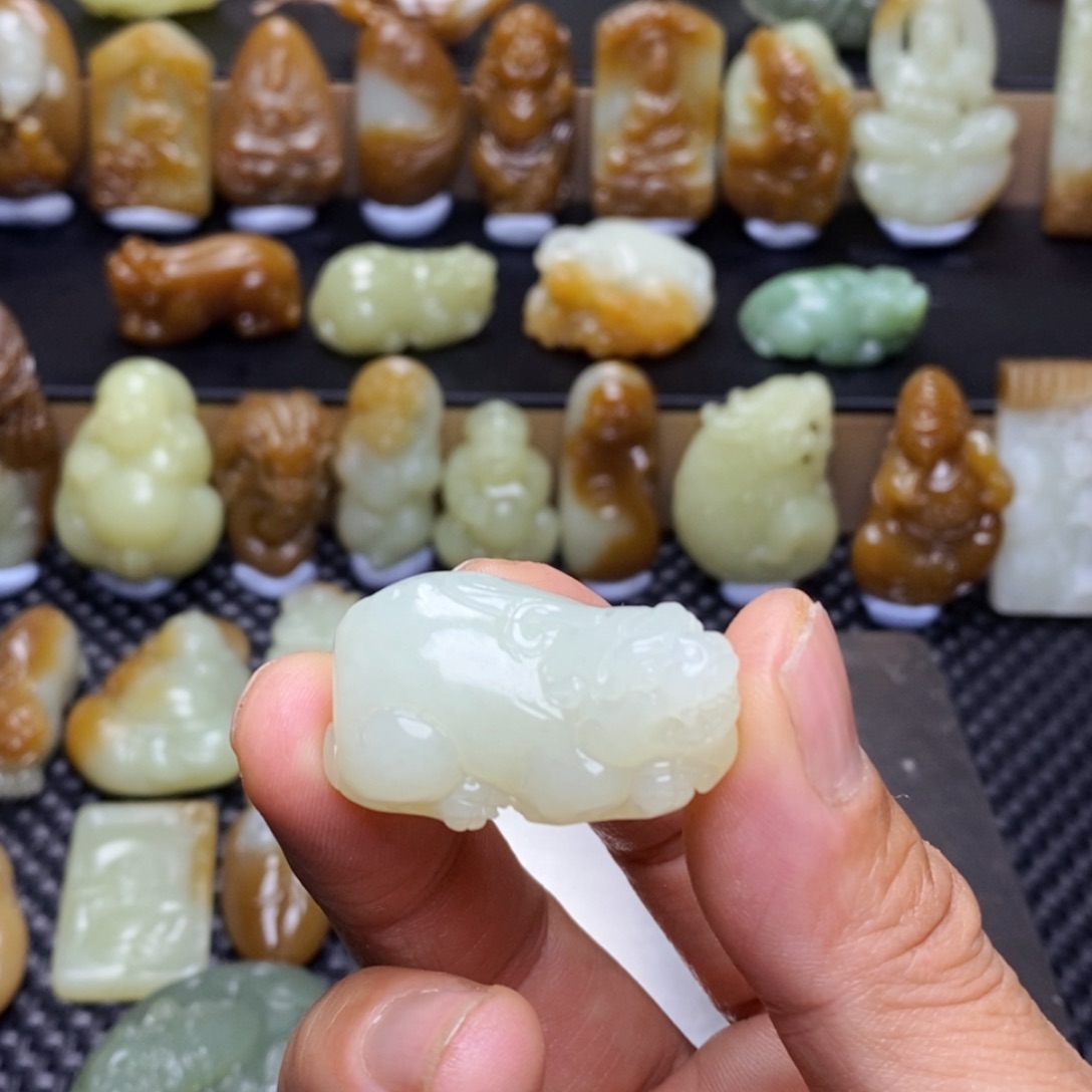 和田玉未镶嵌吊坠(不含链)