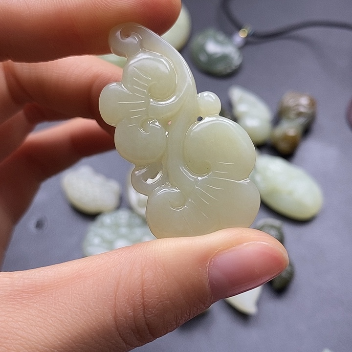 颈饰未镶嵌和田玉随*