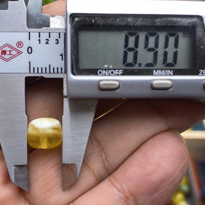 琥珀裸石未镶嵌20号8.9*7.7微瑕