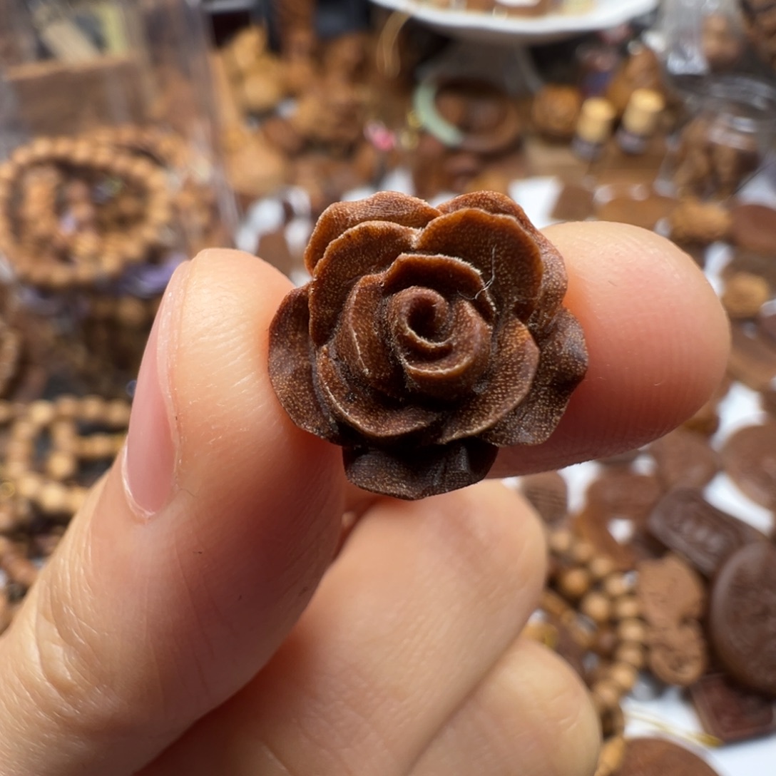 钱***某檀香木玫瑰花老山檀