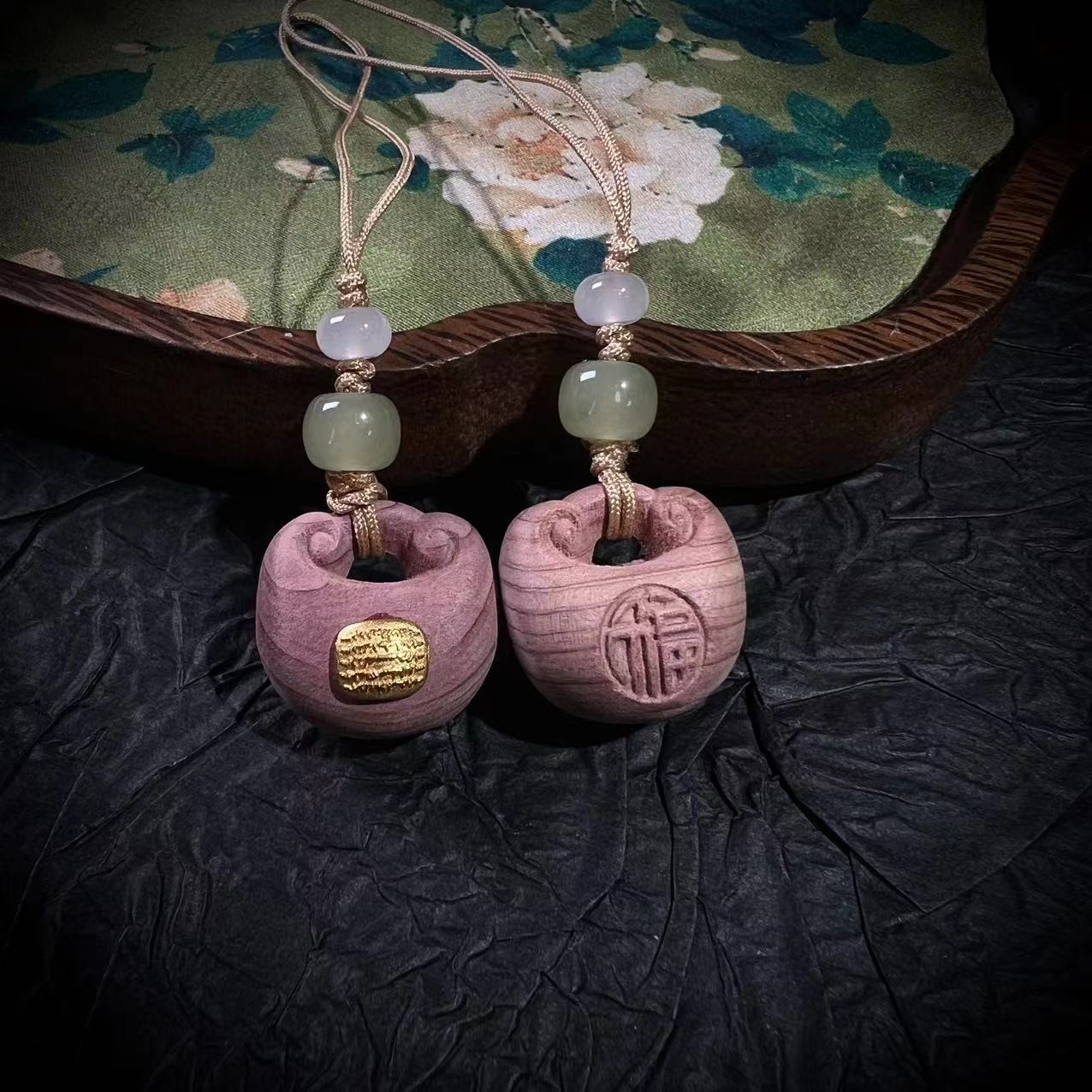 S4049【貝勒爺】木质/福/挂件/手机挂（多样性发其一）