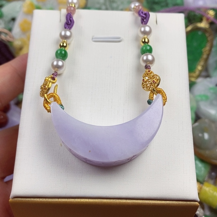 翡翠未镶嵌吊坠(赠链)