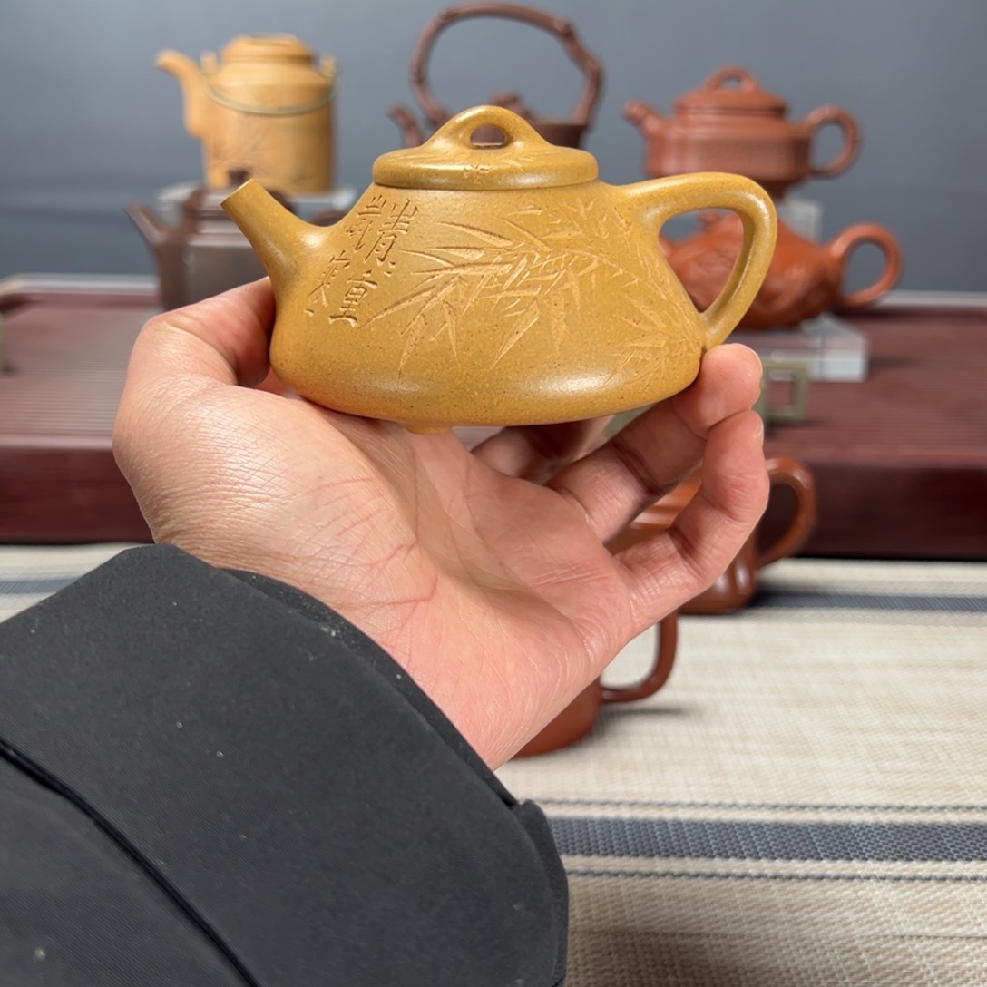紫砂茶壶《**》子冶石瓢160CC黄金段