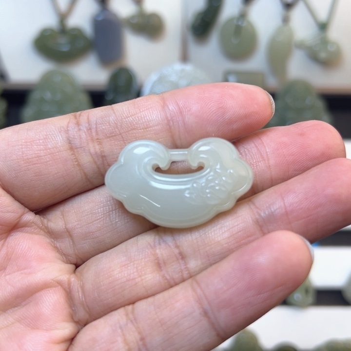 和田玉吊坠(不含链)未镶嵌666