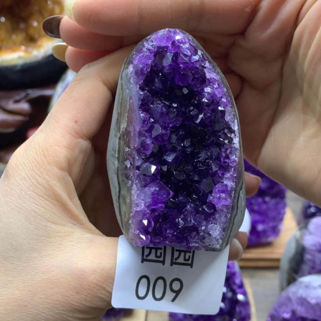紫晶大型摆件（非配饰）未镶嵌