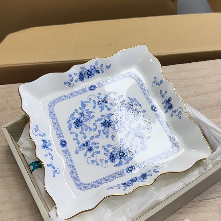 精品瓷器。            